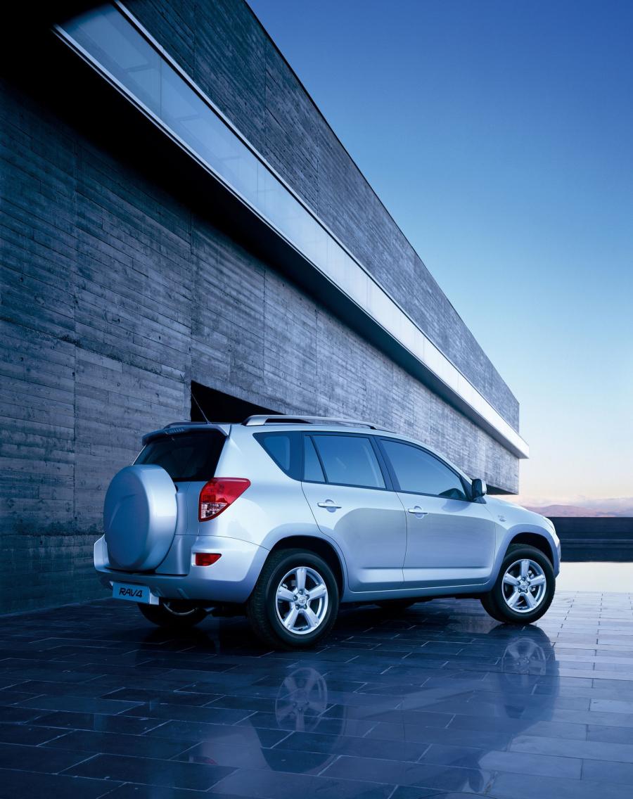  Toyota RAV4 2005 года  (фото 132 из 172)